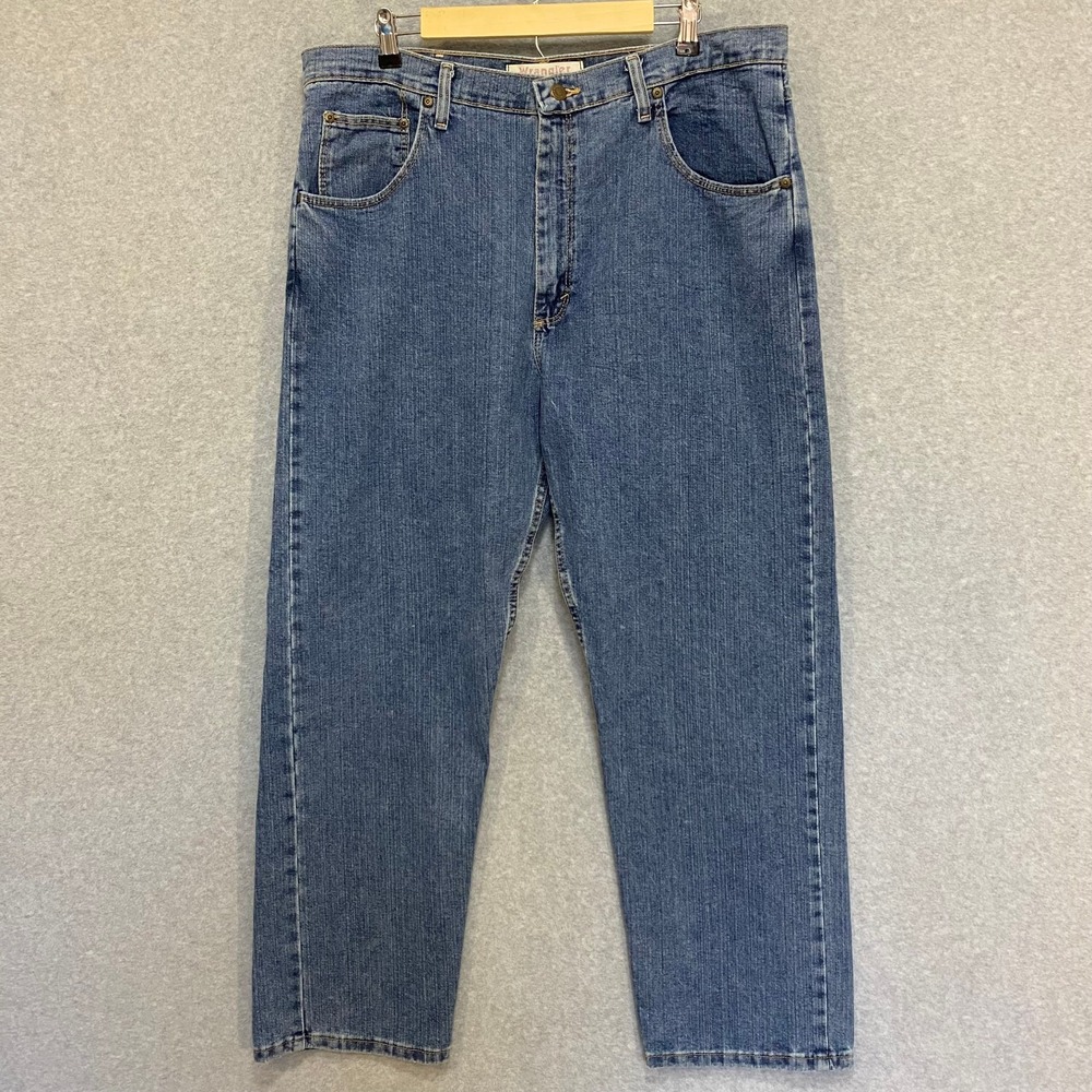 WRANGLER Men's 38x30 Relaxed Fit Classic Straight Leg Casual Denim Blue Jeans